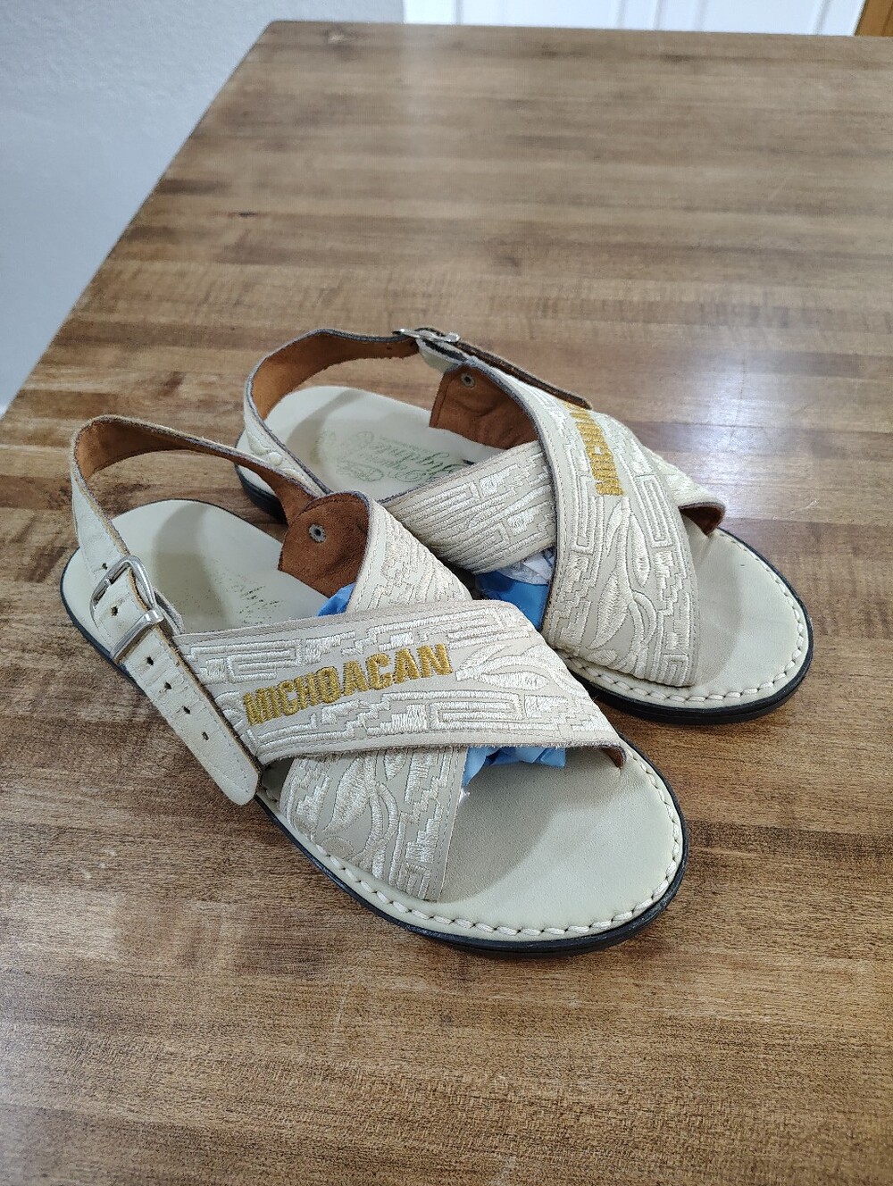 El Pequeño Gigante Handmade Traditional Embroidered Mexican Huarache "MICHOACAN"